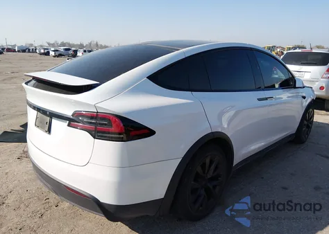 2024 Tesla Model X Long Range z USA, uszkodzony, nr VIN 7SAXCBE58RF448784